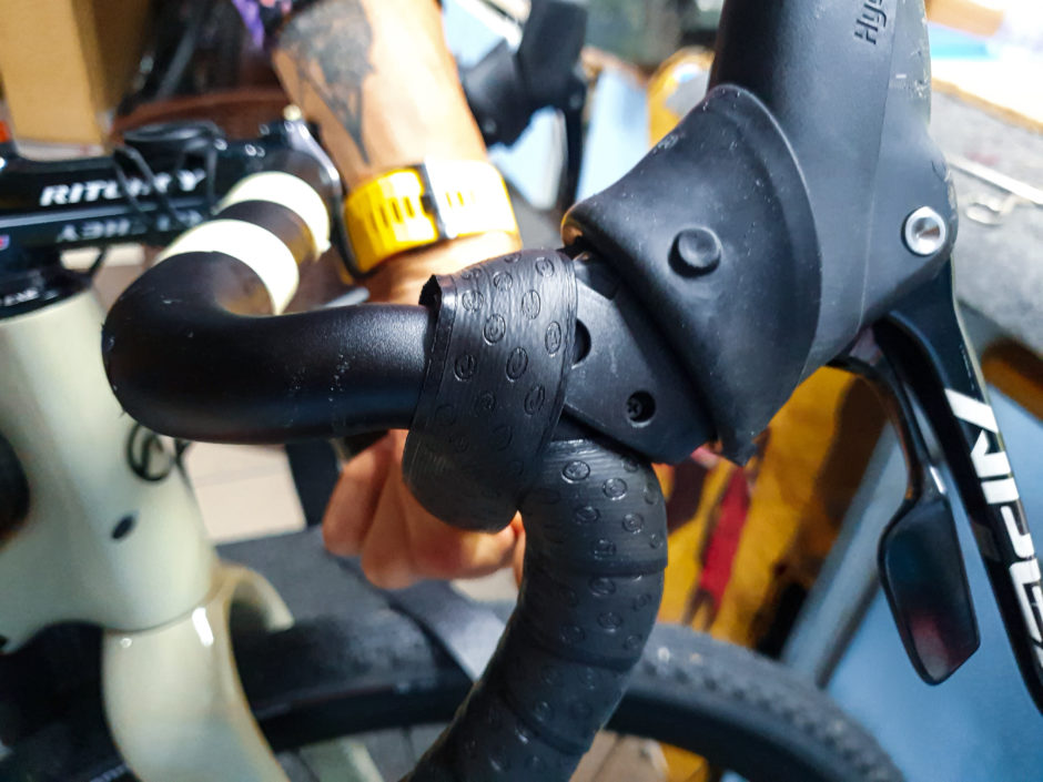 Jak założyć owijkę na kierownicę? Poradnik od Accent Bikes Bartka Miklera