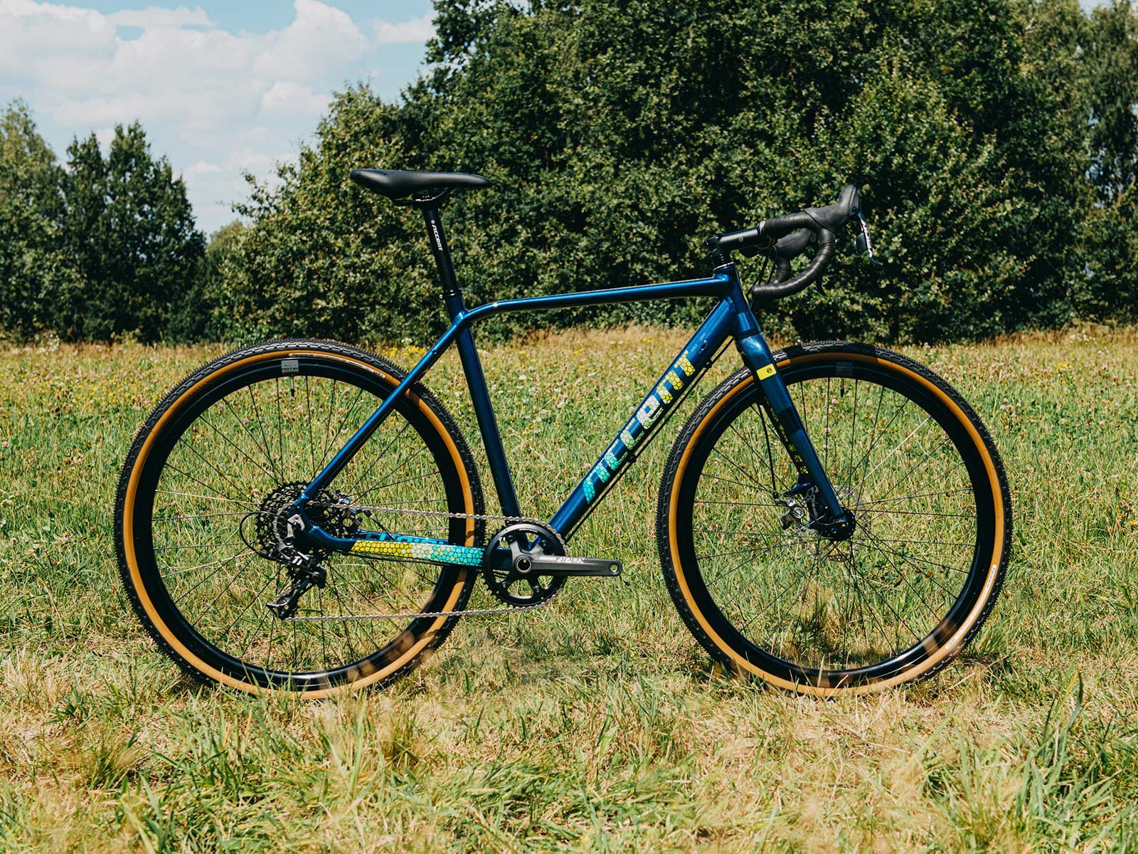 Accent furious frameset outlet