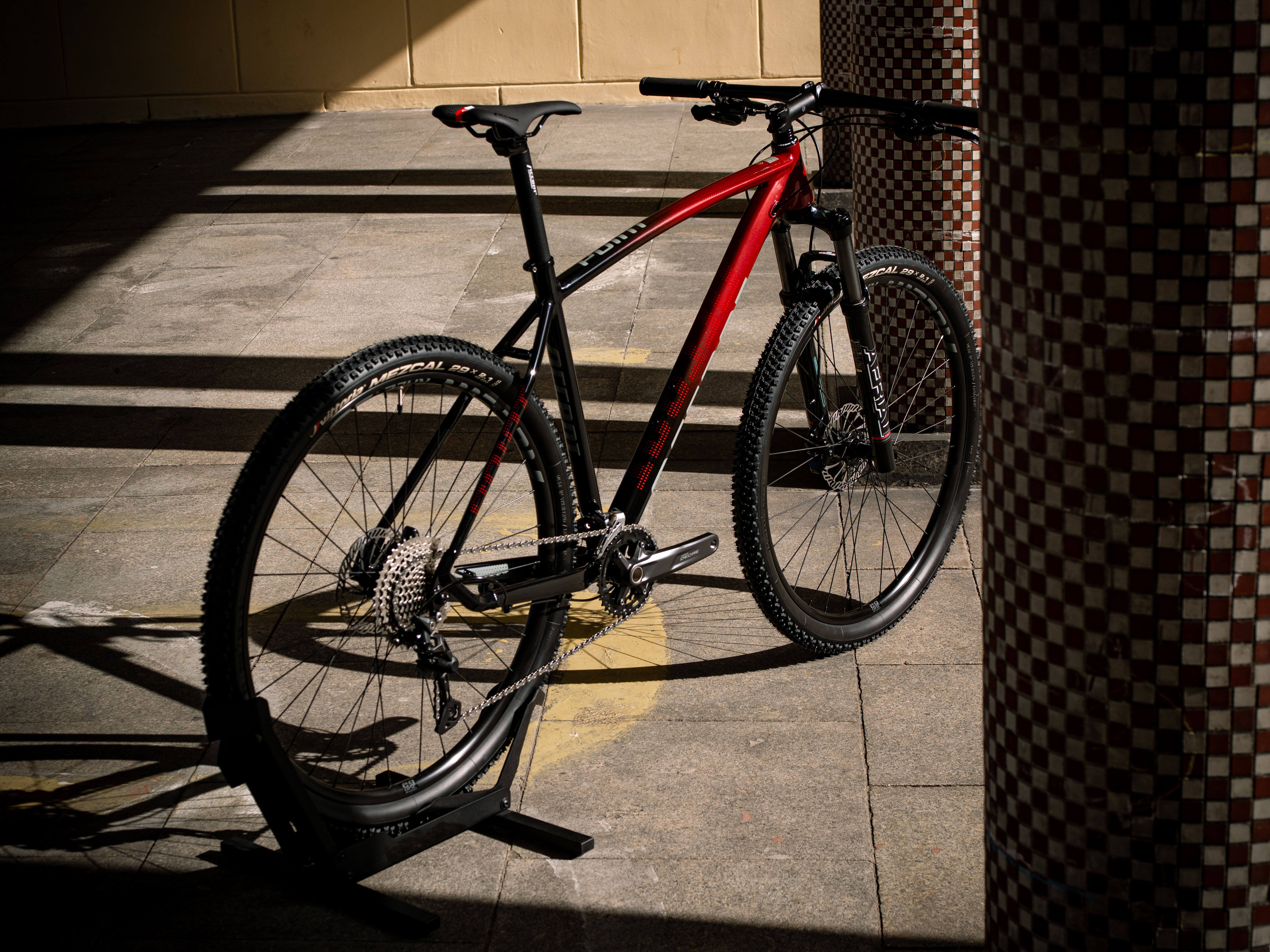 激安特価 Point Accent | Deore 自転車本体